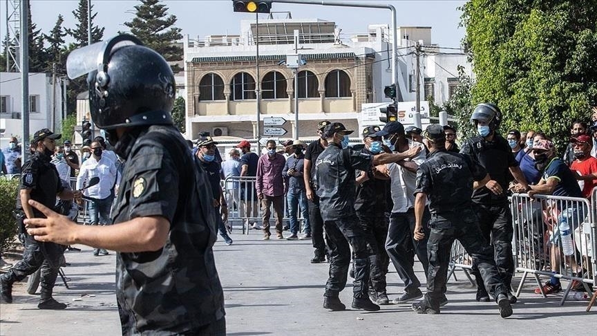 تونس.. تعزيزات أمنية في محيط البرلمان تحسباً لعودة النواب