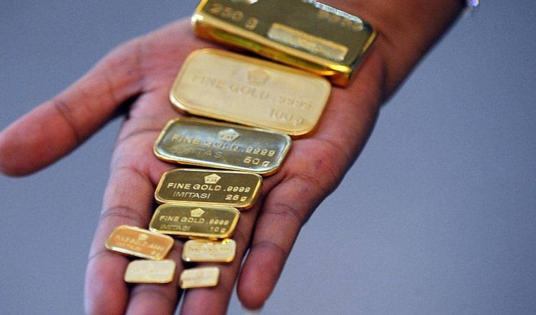أسعار الذهب تميل للهبوط 