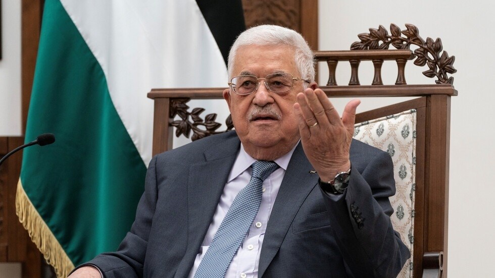 عباس يلتقي وفداً حكومياً إسرائيلياً.. ووزيرة الداخلية ترفض لقاءه