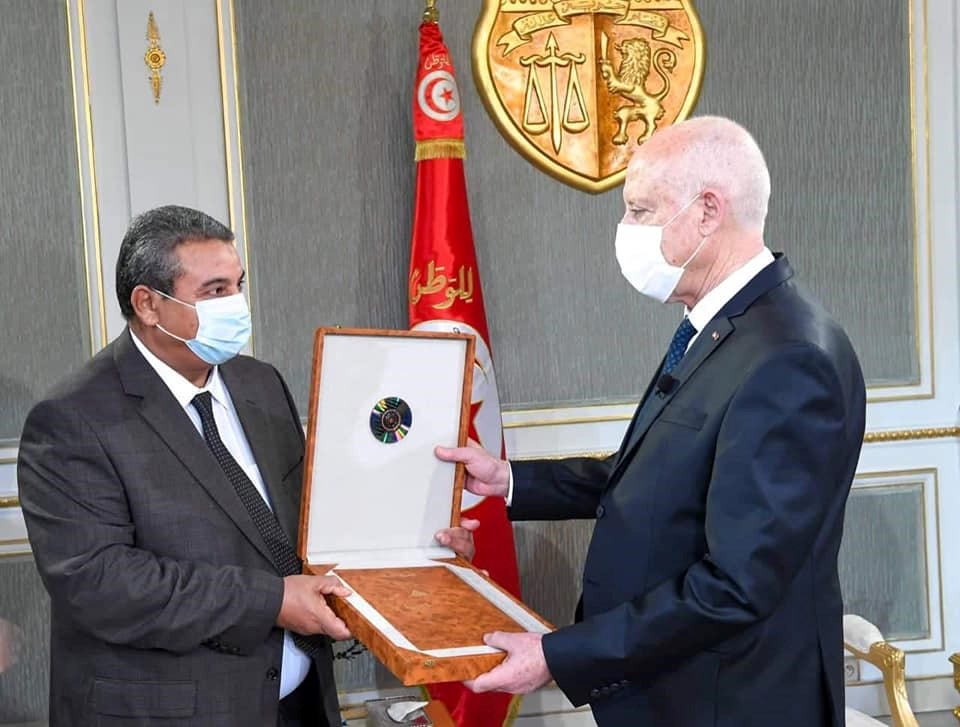سعيّد في لقاء مع رئيس هيئة السوق المالية صالح الصايل (الرئاسة التونسية).