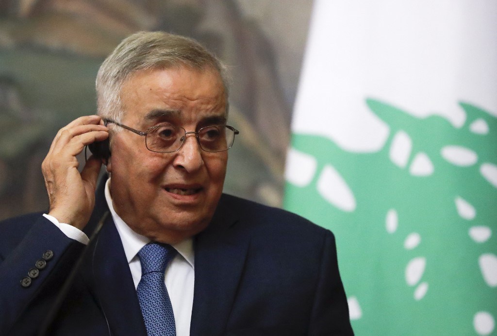 وزير الخارجية اللبناني خلال مؤتمر صحفي مشترك مع نظيره الروسي في موسكو 22 تشرين الثاني / نوفمبر 2021 (أ ف ب).