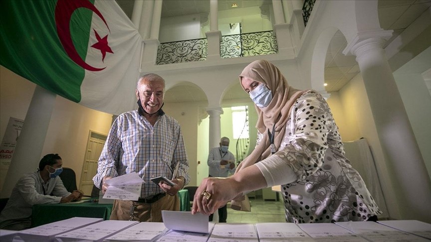 تجري في الجزائر اليوم السبت انتخابات محلية بلدية وولائية