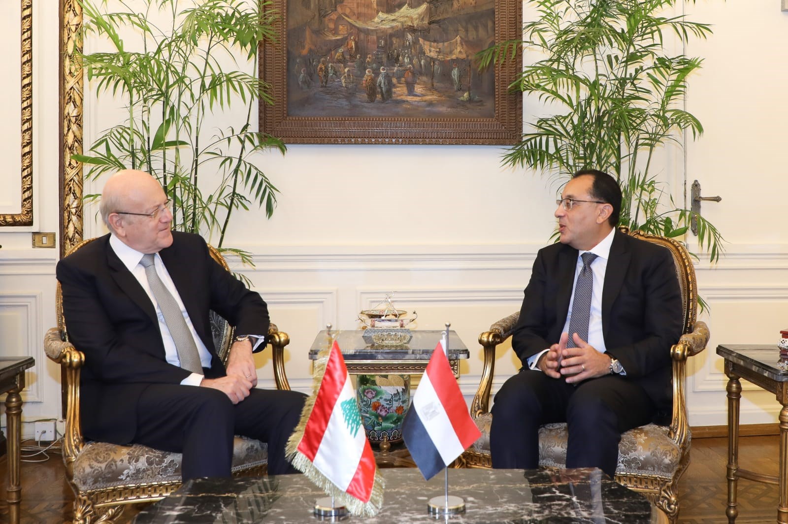 ميقاتي يطلب دعم مصر لتوليد الكهرباء في لبنان