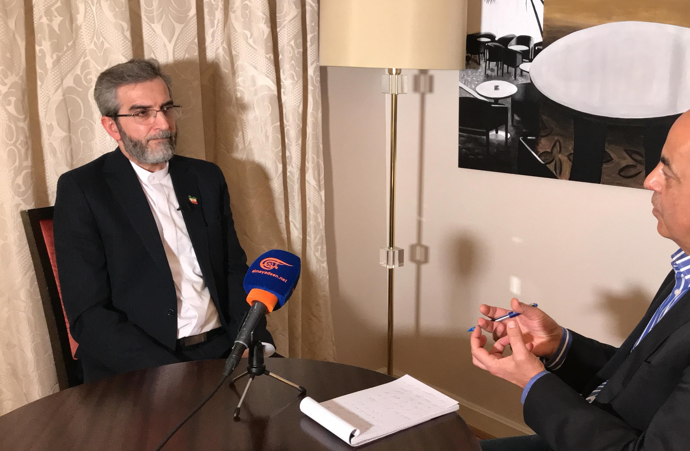 كبير المفاوضين النوويين الإيرانيين علي باقري كني خلال مقابلة مع الميادين في 12 كانون الأول / ديسمبر 2021.