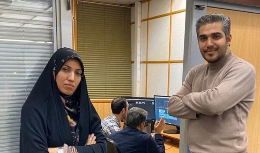 الإعلام الإيراني يدين قرار بريطانيا بفرض عقوبات على الصحفي علي رضواني