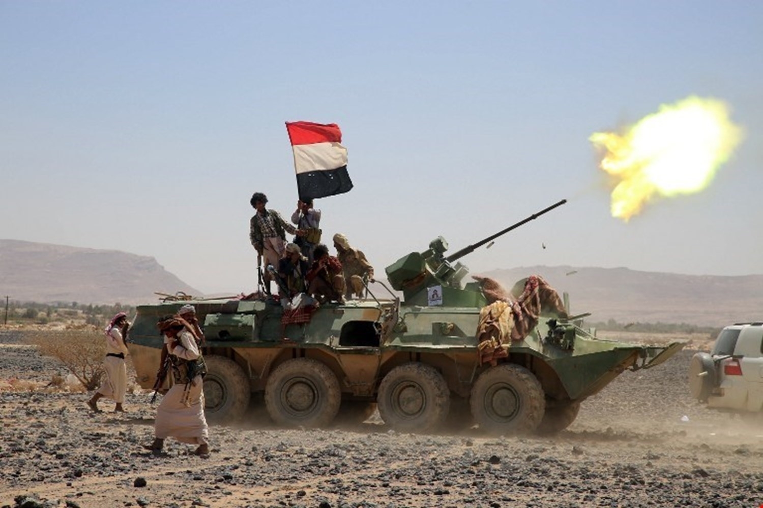 الجيش اليمني واللجان يسيطرون على مواقع جديدة على الحدود مع السعودية