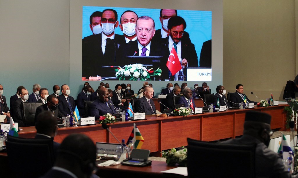 إردوغان أثناء في القمة الشراكة التركية الأفريقية في اسطنبول 18 كانون الأول / ديسمبر 2021 (أ ف ب).