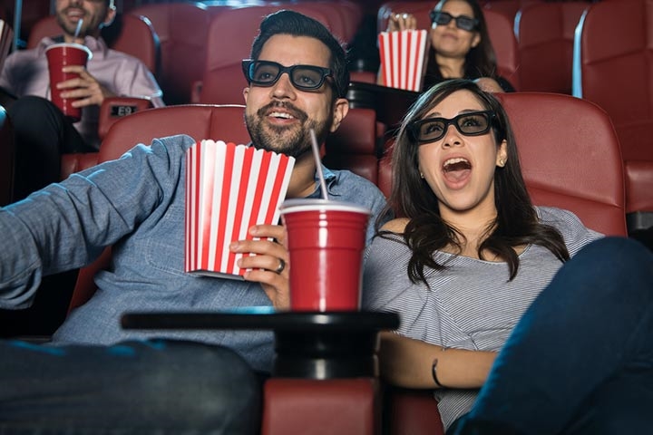 هل تحافظ السينما على مكانتها؟