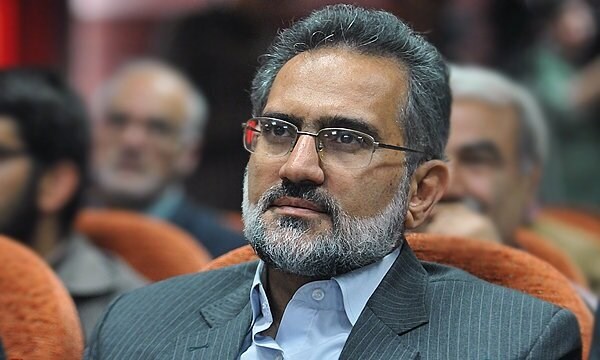 مساعد الرئيس الإيراني للشؤون البرلمانية محمد حسيني (صورة أرشيفية).