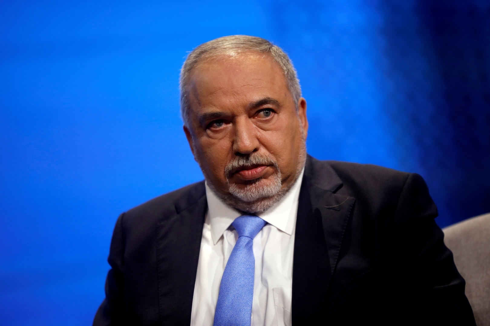 ليبرمان: يجب إلقاء اليهود المتشددين ونتنياهو في مكب النفايات