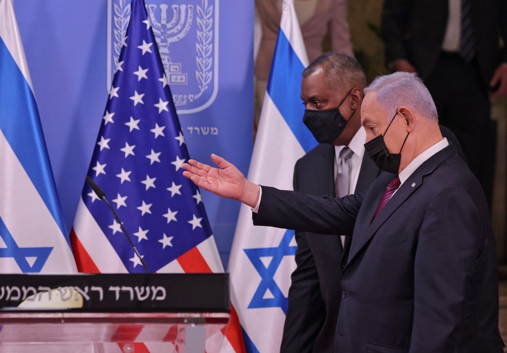 وزير الدفاع الأميركي خلال زيارته فلسطين المحتلة (أ ف ب)