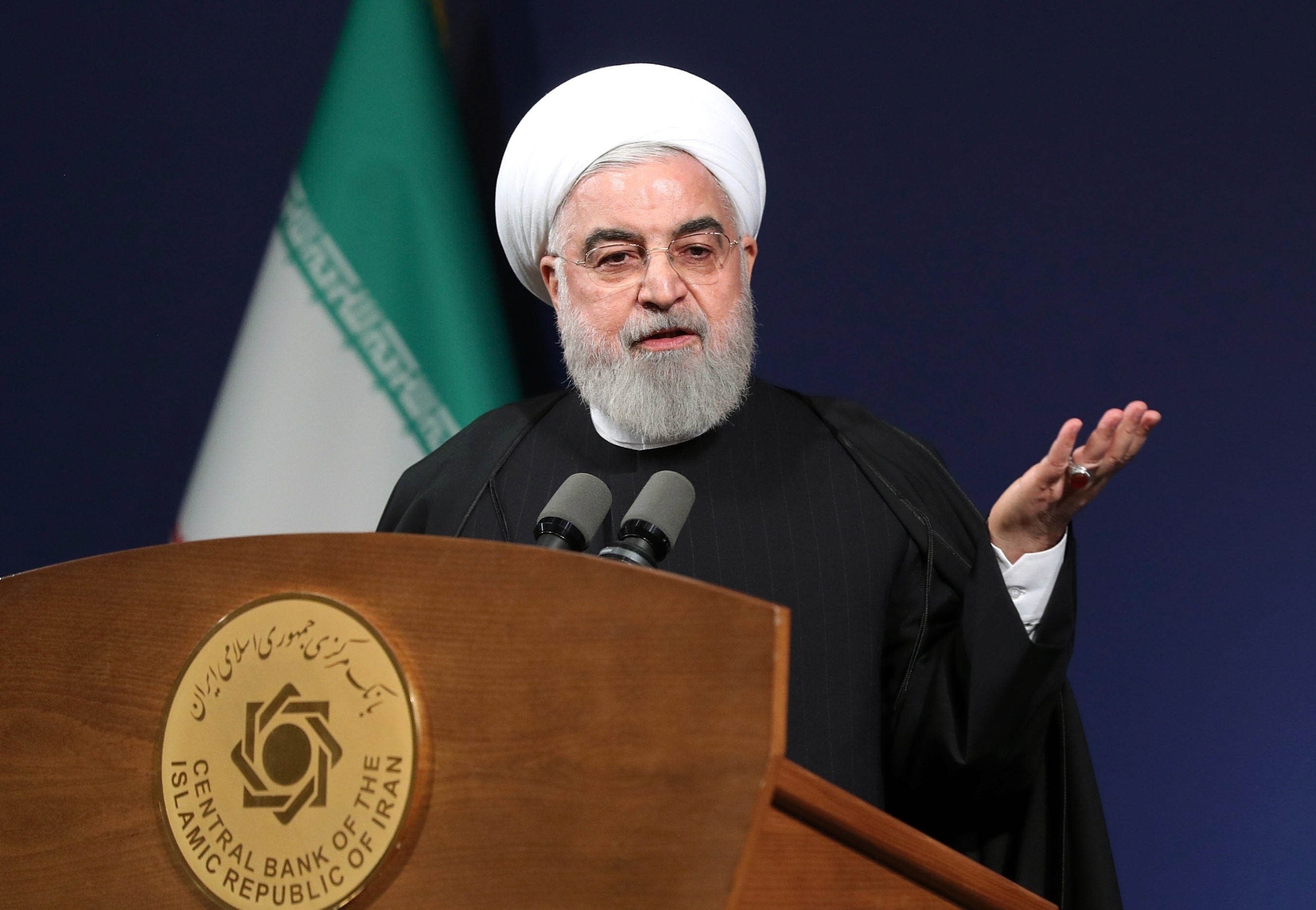 روحاني: أطراف الاتفاق النووي جدية ظاهرياً في رفع العقوبات