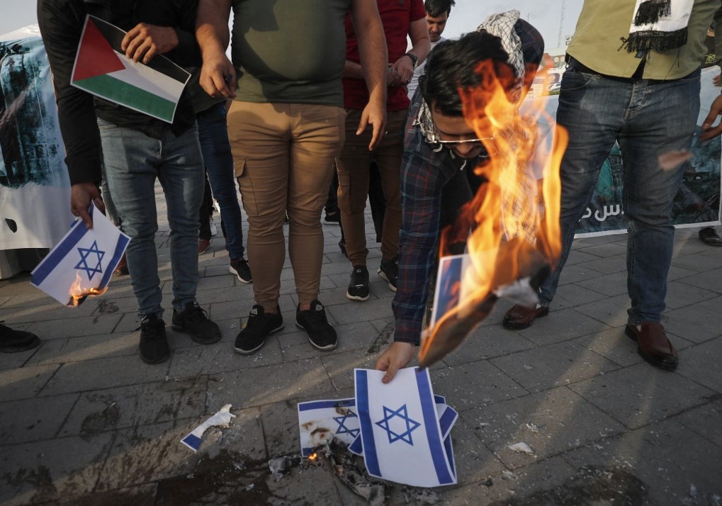 تظاهرة في العراق ضد العدوان الإسرائيلي على الفلسطينيين (أ ف ب)