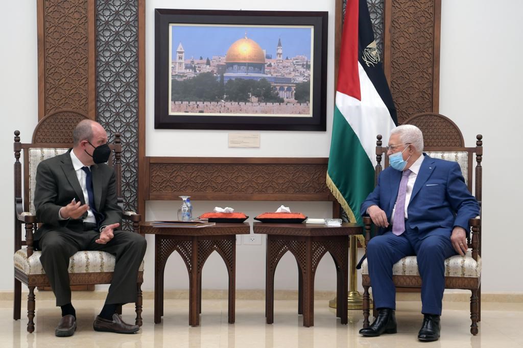 محمود عبّاس للمبعوث الأميركي: على الإدارة الأميركية التدخّل لوضع حدّ للعدوان الإسرائيلي