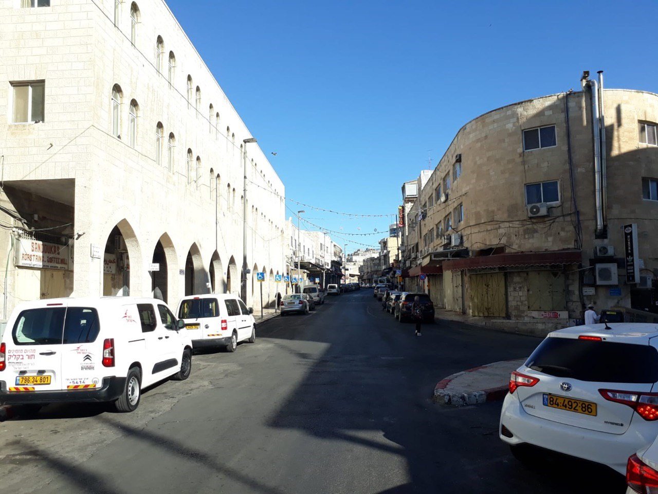 شارع صلاح الدين في القدس المحتلة - صباح اليوم (أ ف ب)