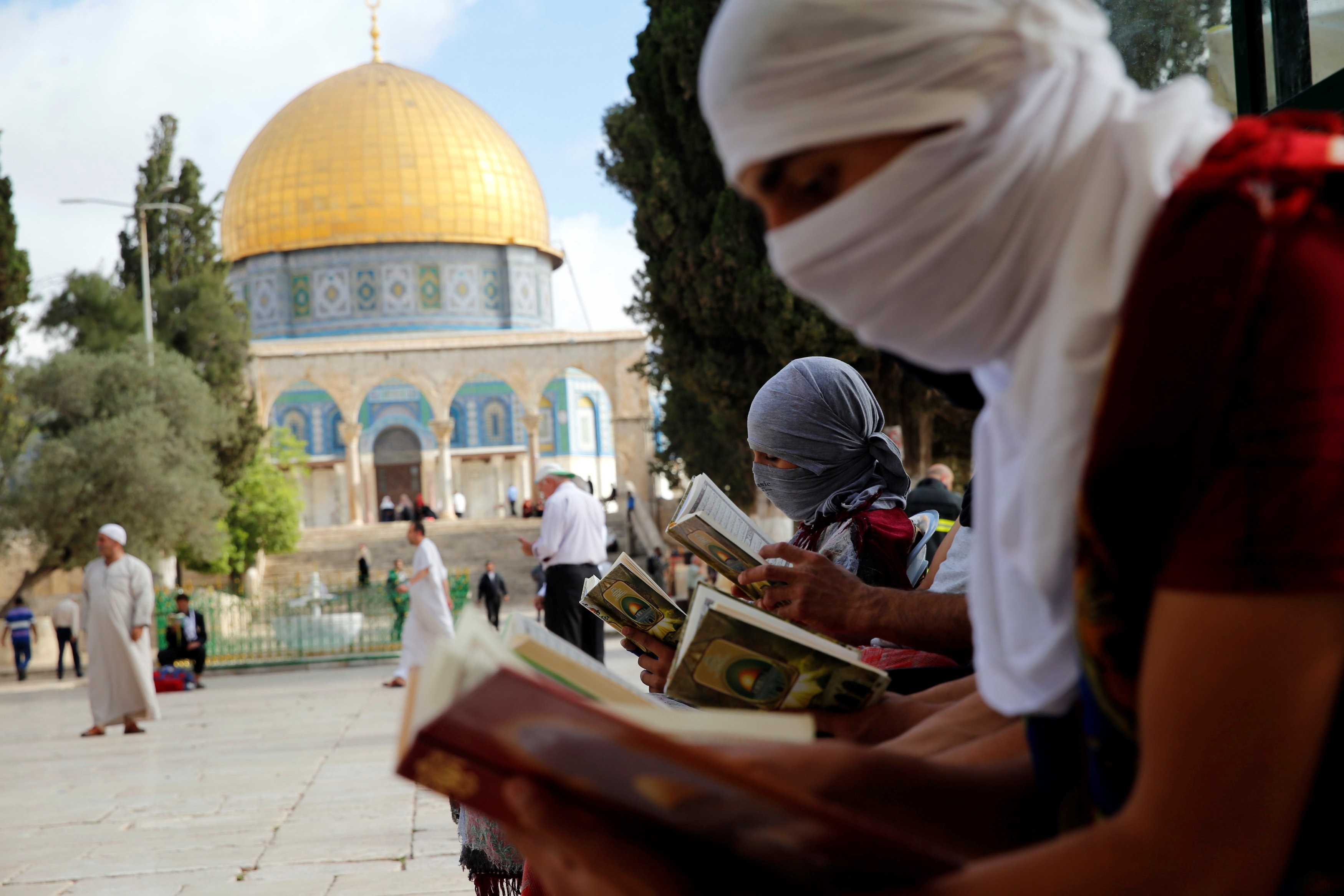 المرابطون في المسجد الأقصى: صامدون رغم أنوفهم