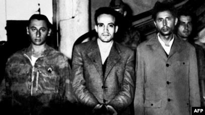 من صور العربي بن مهيدي.. خلال اعتقاله.