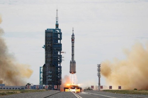إطلاق مركبة Shenzhou-12 الفضائية الصينية المأهولة