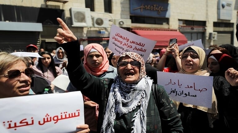 الجيش الإسرائيلي يهدم محلاً تجارياً في حي البستان بالقدس المحتلة
