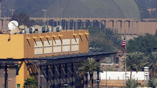 السفارة الأميركية في بغداد تتعرض لقصف صاروخي بطائرة مسيرة