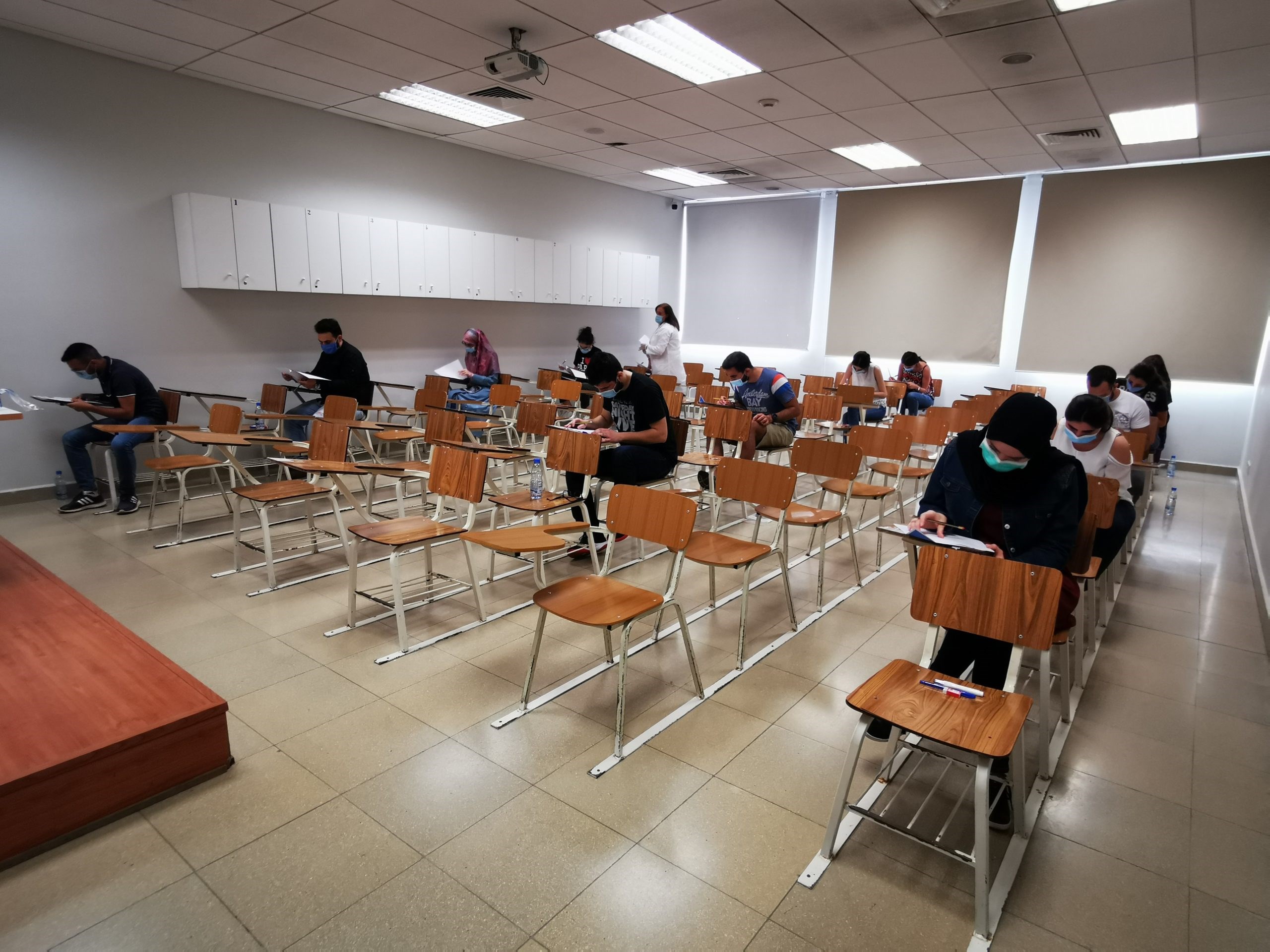 بلغت حالة الإحباط لدى فئات واسعة من الطلاب اللبناني الصاعد مرحلة من اليأس