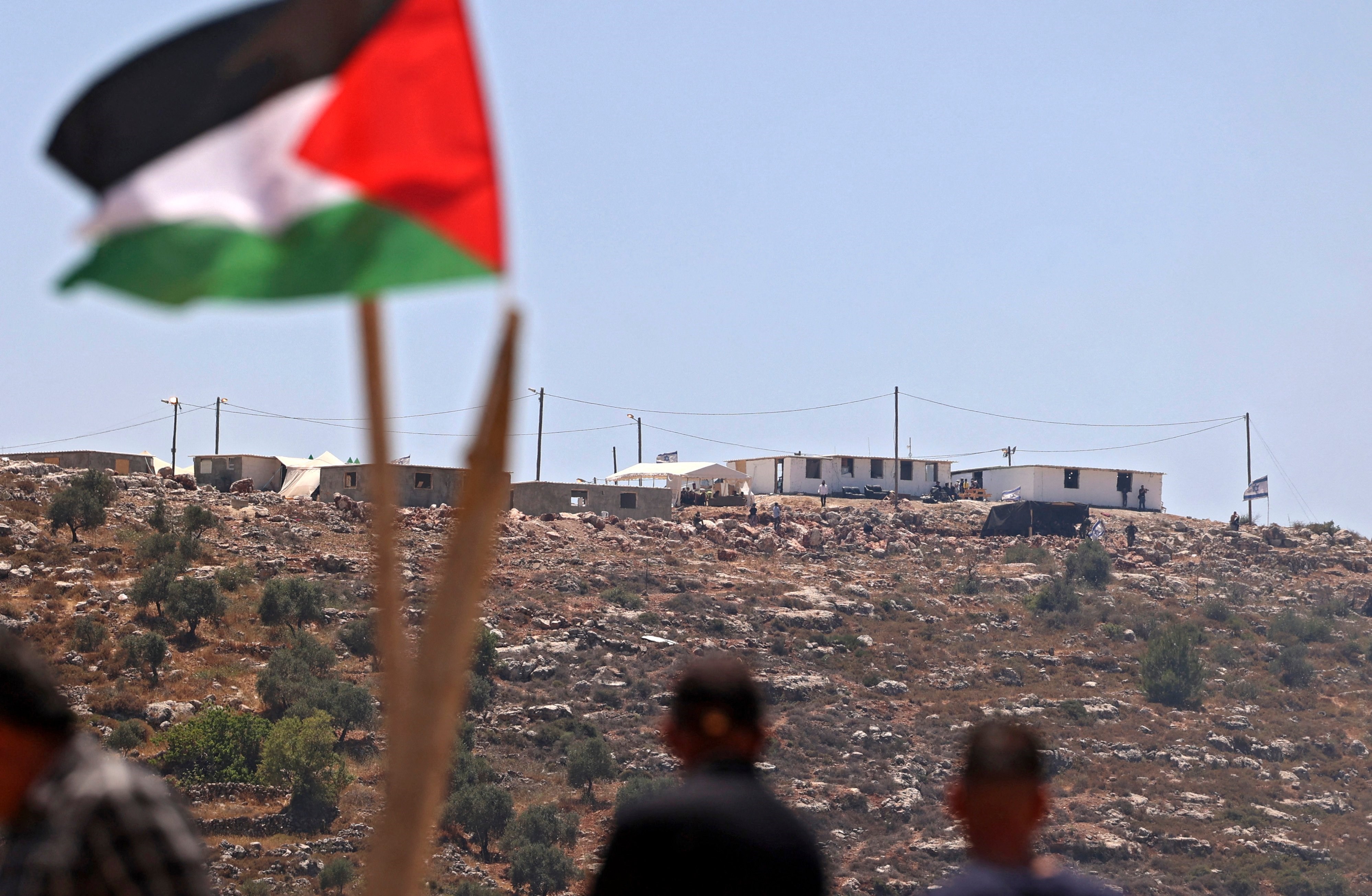 4 إصابات خلال تصدي الفلسطينيين لقوات الاحتلال في جبل صبيح 