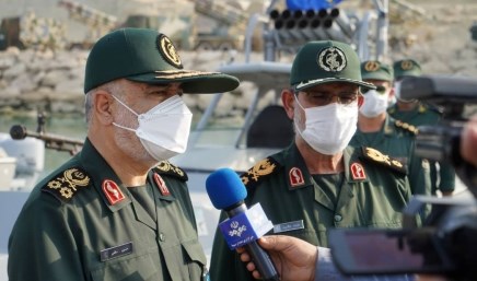 قائد الحرس الثوري اللواء حسين سلامي خلال مقابلة أٌجريت معه في زيارته التفقدية.