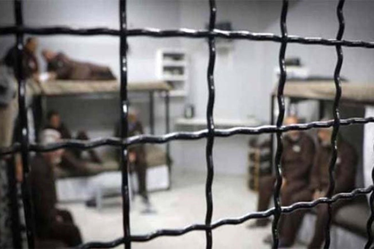 قوات الاحتلال قامت بتقليص الفترة الزمنية للفورة، ومنع الزيارة وتنقلات الأسرى وفرض عقوبات جماعية