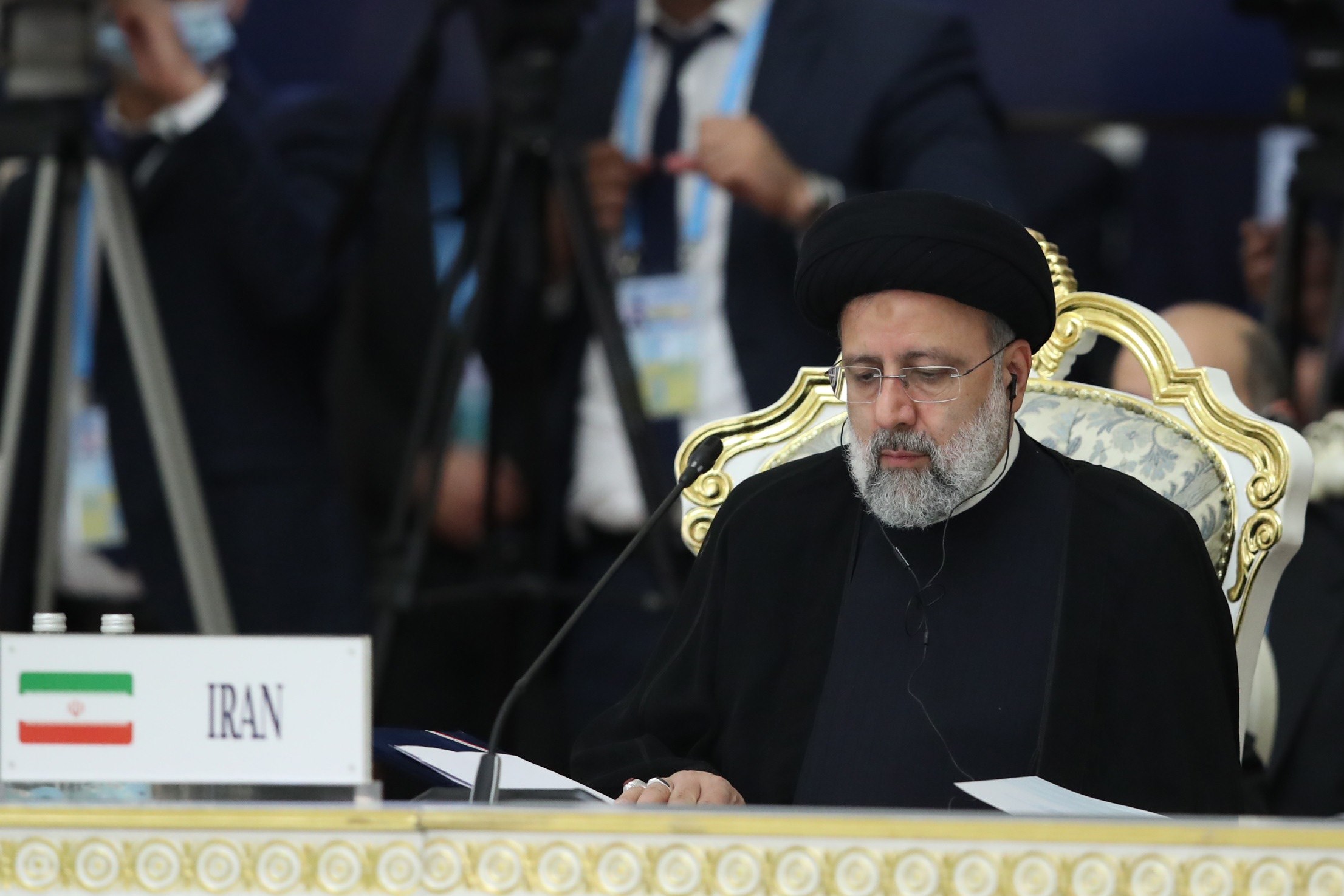 رئيسي: إيران تعتبر رفع العقوبات حقها المشروع