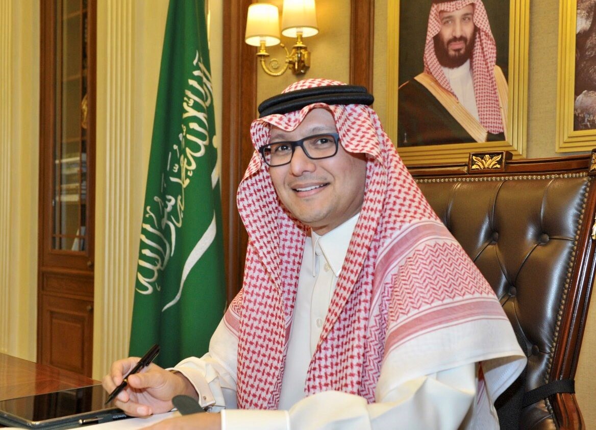 السفير السعودي يغادر لبنان على نحو عاجل للتشاور