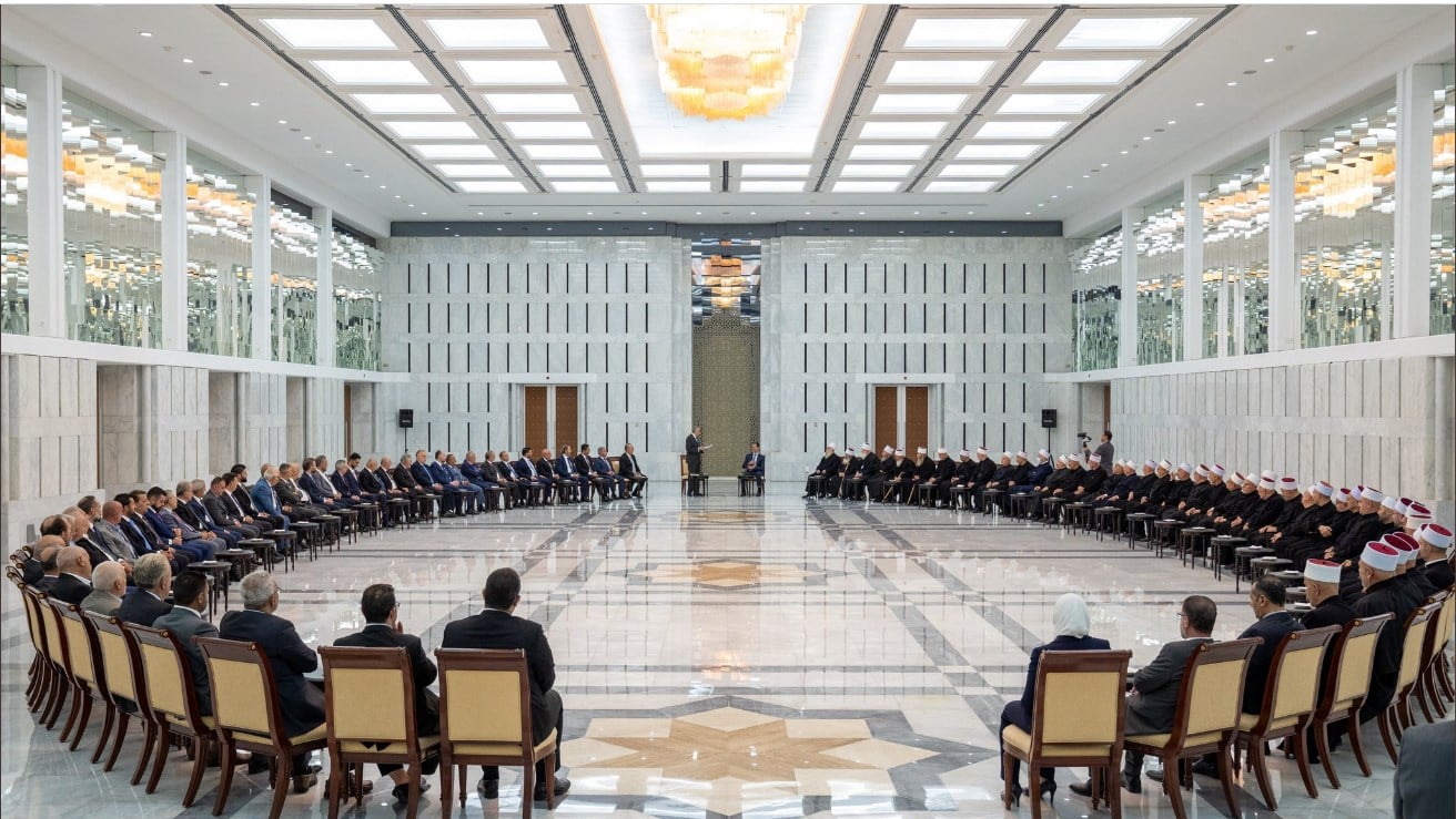 الرئيس السوري خلال استقباله اليوم وفداً لبنانياً يضم رجال دين ووجهاء من طائفة المسلمين الموحدين وشخصيات سياسية وحزبية