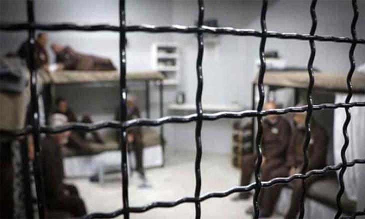 معاناة الأسرى تتضاعف في ظل الأجواء الباردة والانتهاكات المتواصلة