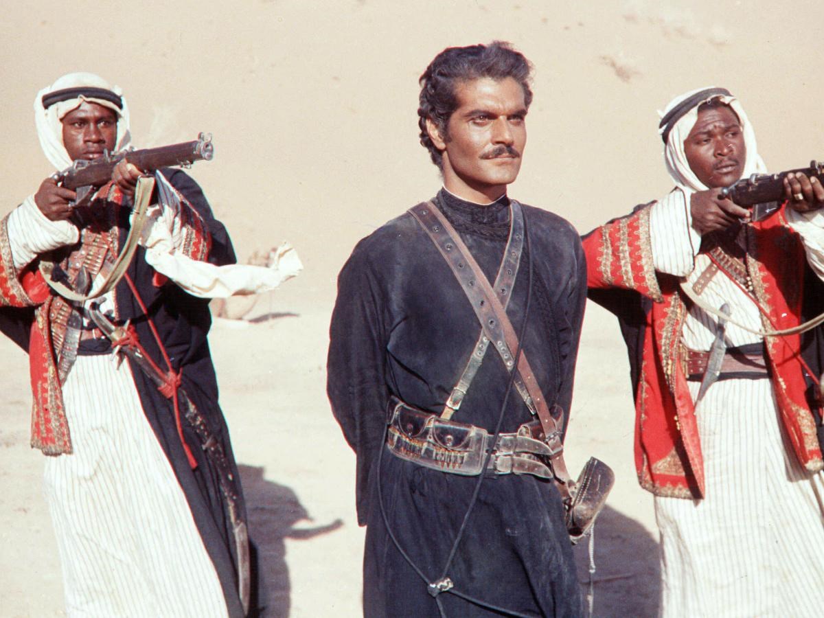 عمر الشريف في مشهد من فيلم 