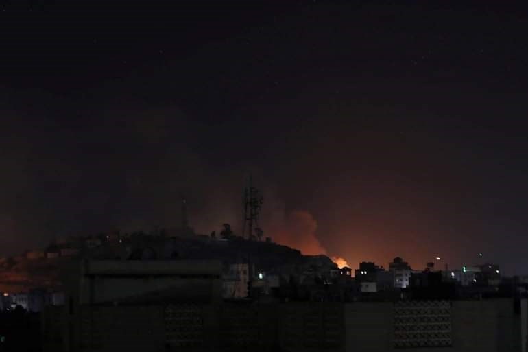 مراسل الميادين: عُثر على منصة إطلاق الصواريخ وعددٍ من الصواريخ في أحد هياكل المنازل المتروكة في بغداد