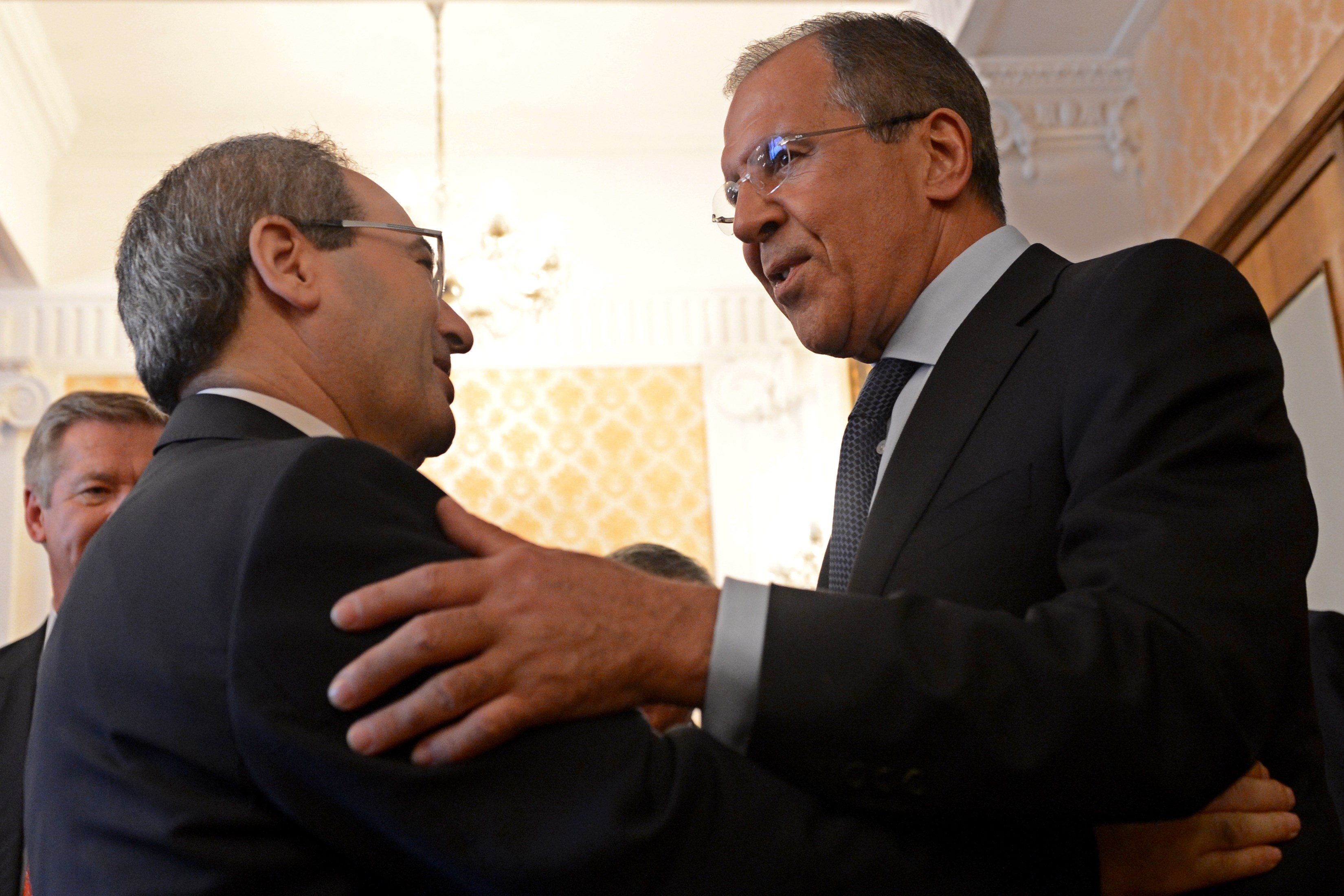 وزير الخارجية الروسي سيرغي لافروف يستقبل نظيره السوري فيصل المقداد