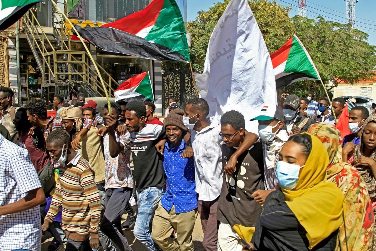 تظاهر آلاف المحتجين في الخرطوم وعدد من مدن السودان أمس تحت شعار 