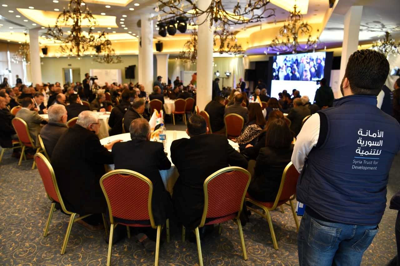 من اجتماعات الورشة