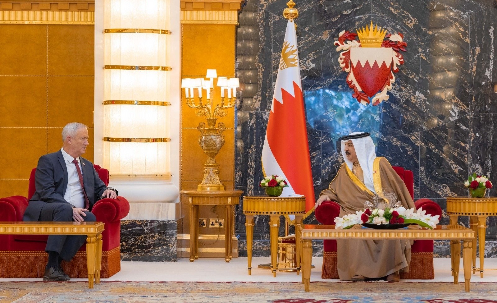 غانتس يلتقي الملك حمد بن عيسى بن سلمان آل خليفة في البحرين
