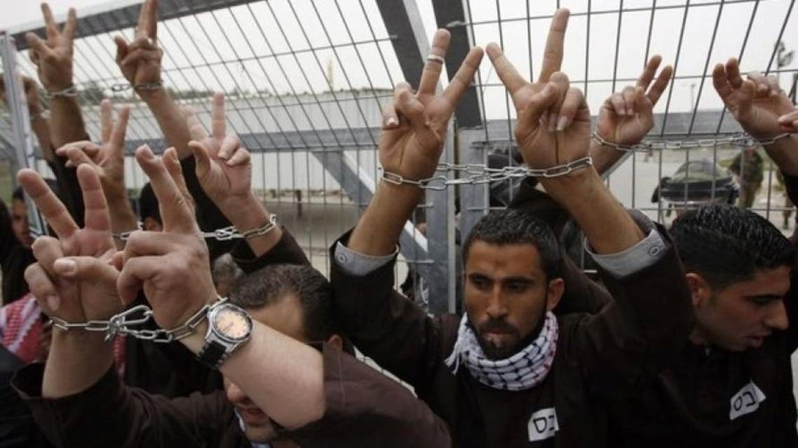 الأسرى في سجون الاحتلال يعلنون حل الهيئات التنظيمية