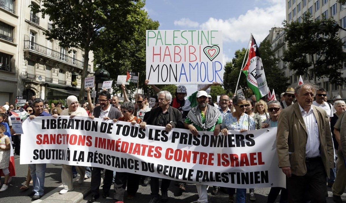 فرنسا تحظر منظمتين متضامنتين مع فلسطين