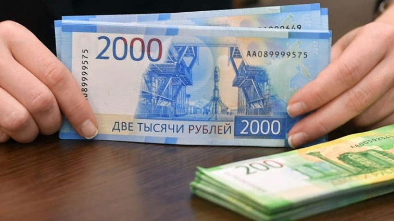 بوتين يصدر تعليماته بتحويل مدفوعات الغاز إلى الروبل حتى 31 مارس الجاري