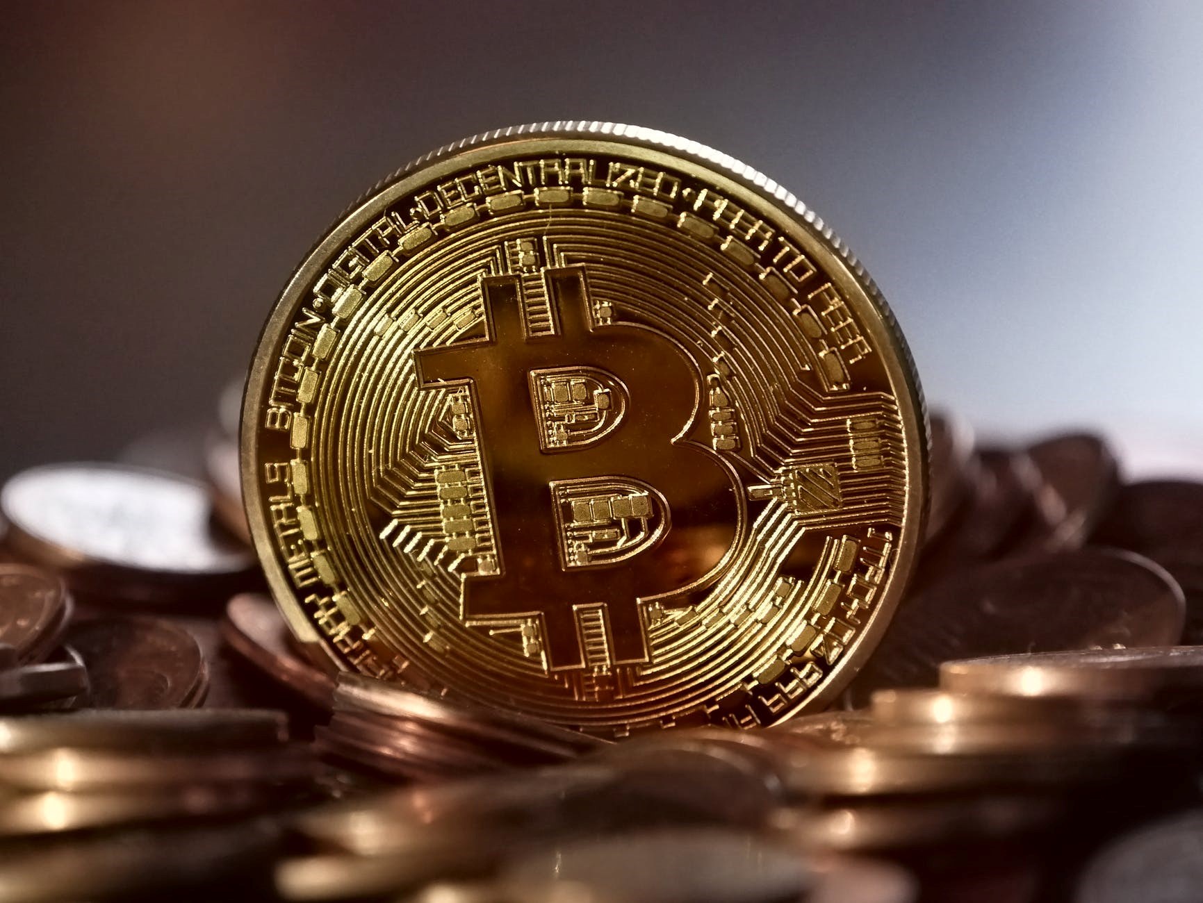 عملة بيتكوين تتصدّر قائمة العملات الرقمية