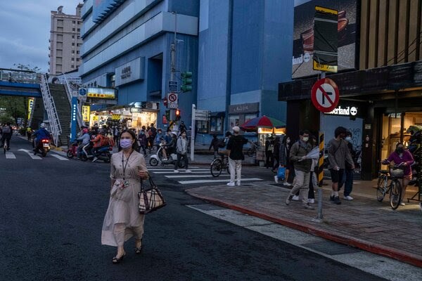 منطقة تسوق في تايبيه، تايوان.