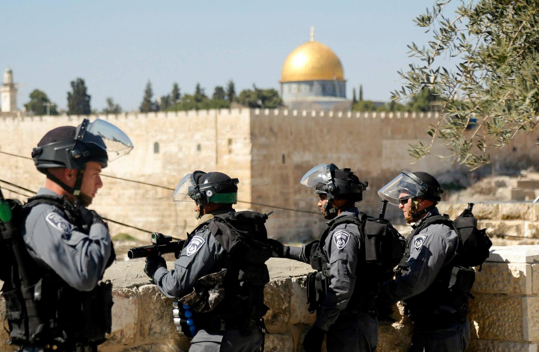 الاحتلال يطلق النار على شاب فلسطيني بزعم محاولته تنفيذ عملية طعن