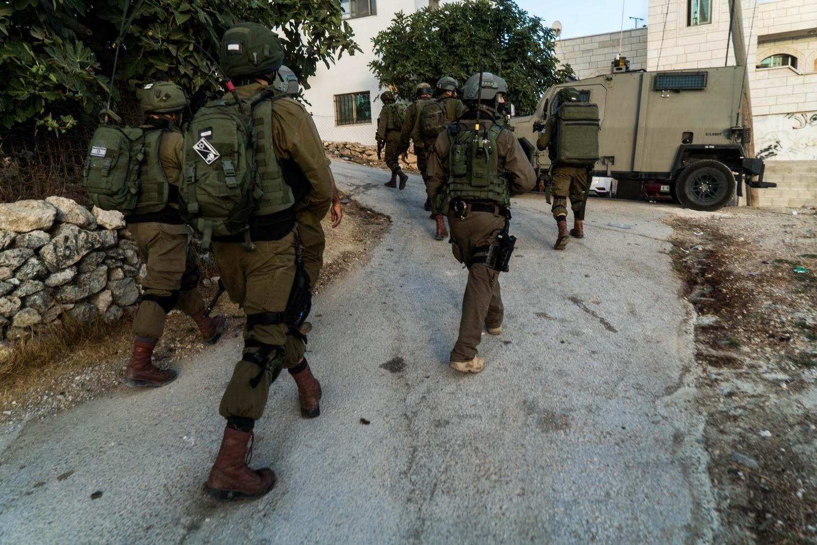 فلسطين المحتلة: إطلاق نار باتجاه قوات الاحتلال أثناء اقتحامها بلدة اليامون في جنين
