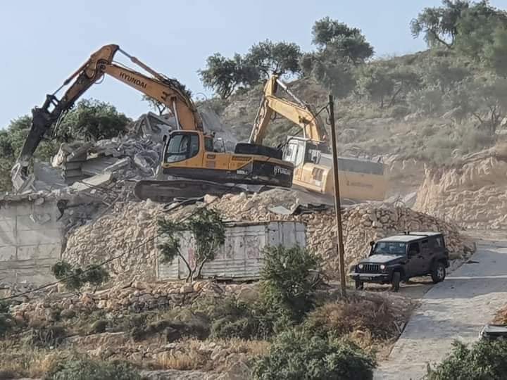 فلسطين: جرافات الاحتلال تهدم 4 منشآت سكنية لفلسطينيين في الضفة الغربية