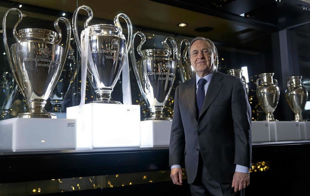 فلورنتينو بيريز مع ألقاب برشلونة في دوري أبطال أوروبا