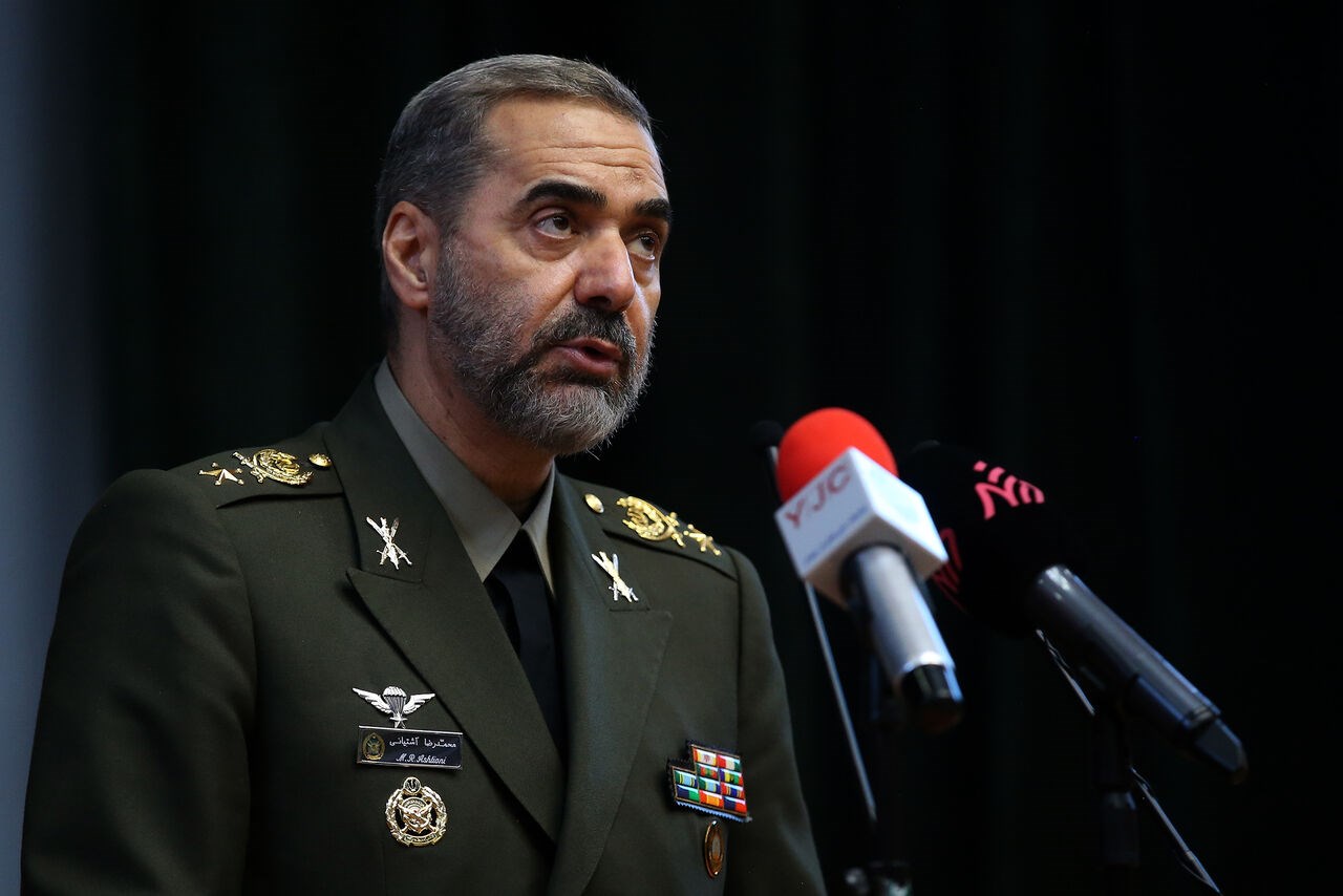 وزير الدفاع الإيراني العميد محمد رضا آشتياني