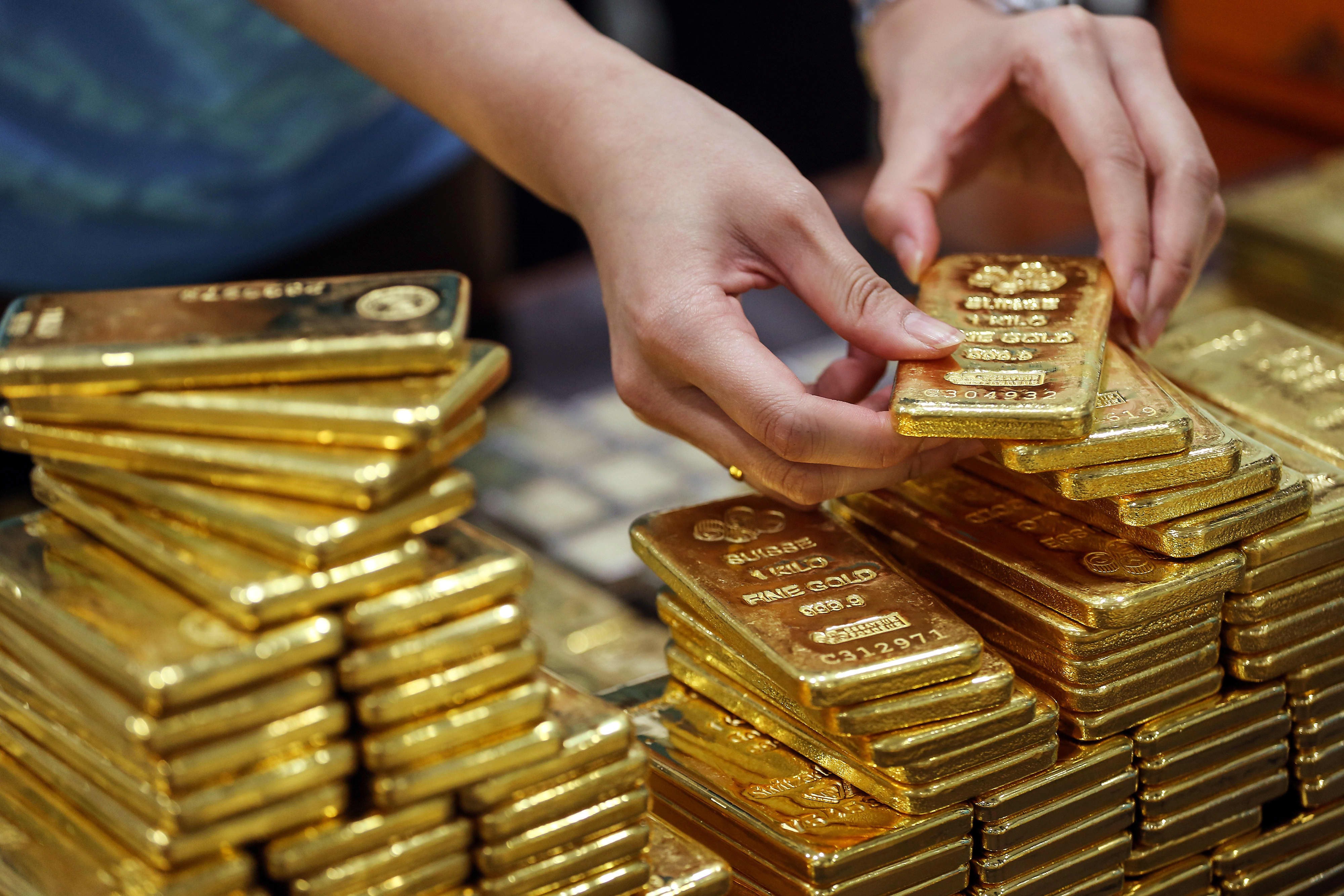 أسعار الذهب تتراجع بعد تأكيد الاتحادي المركزي الإلتزام بمكافحة التضخم