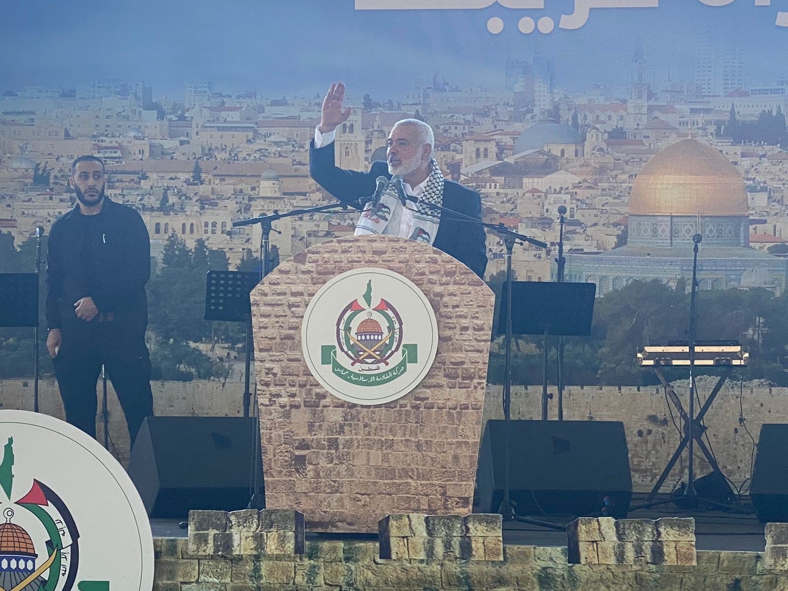  رئيس المكتب السياسي لحركة 
